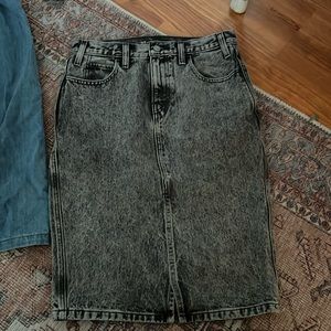 Levi’s Acid Wash Dark Denim Skirt